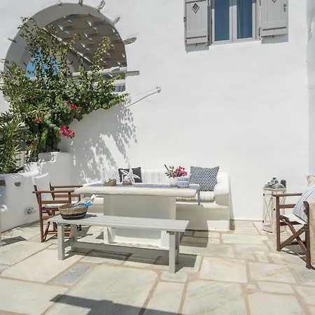 Villa Pathos Isterni (Paros)