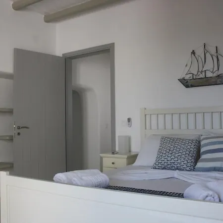 Villa Pathos Isterni (Paros)